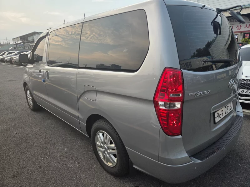 Hyundai Starex