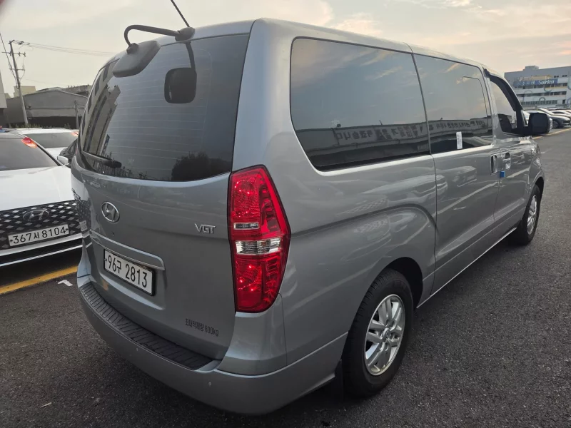 Hyundai Starex