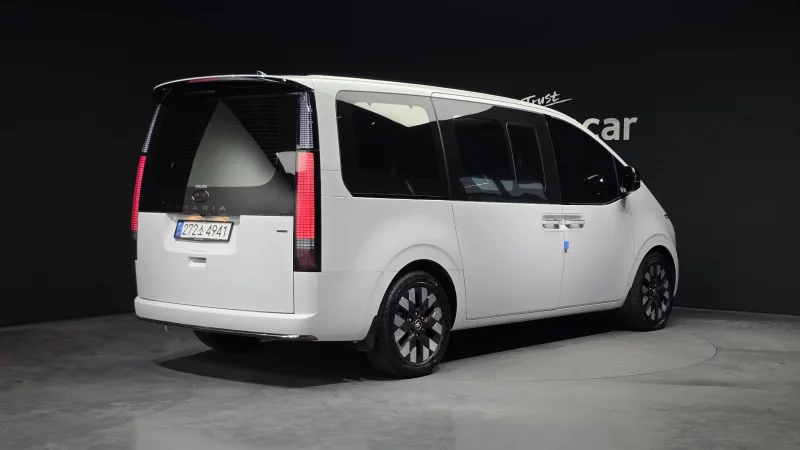Hyundai Staria