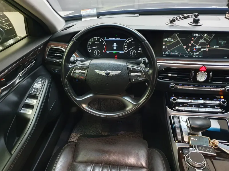 Genesis EQ900