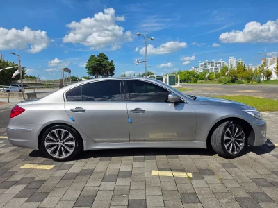 Hyundai Genesis