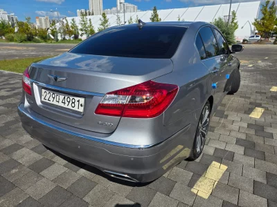 Hyundai Genesis