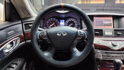 Infiniti M