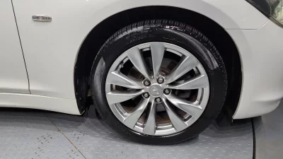 Infiniti M