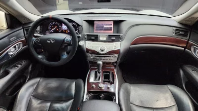 Infiniti M