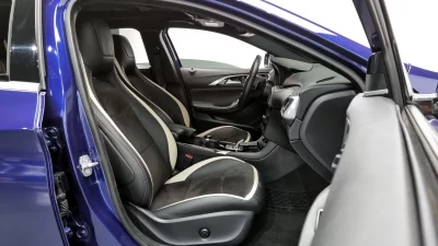 Infiniti Q30