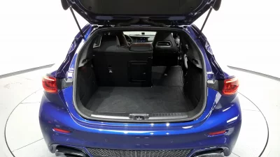 Infiniti Q30