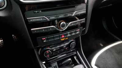 Infiniti Q30