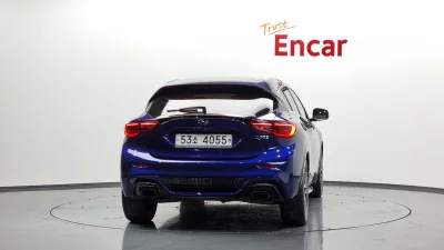 Infiniti Q30