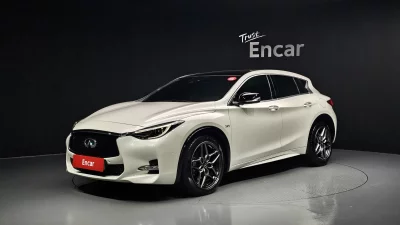 Infiniti Q30