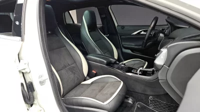 Infiniti Q30