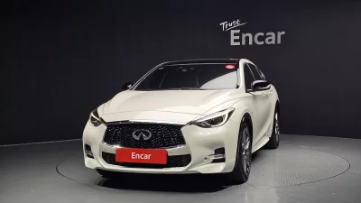 Infiniti Q30