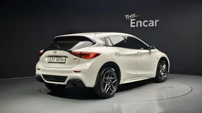 Infiniti Q30