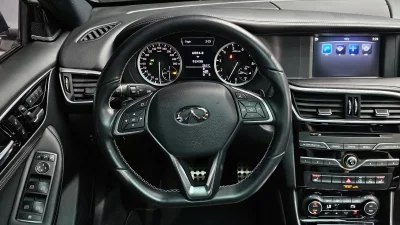 Infiniti Q30