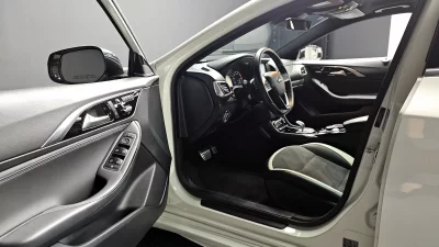 Infiniti Q30
