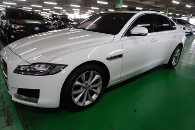Jaguar XF