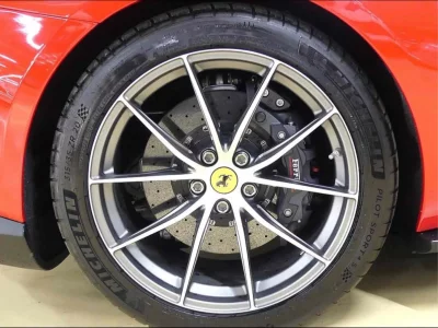 Ferrari 812