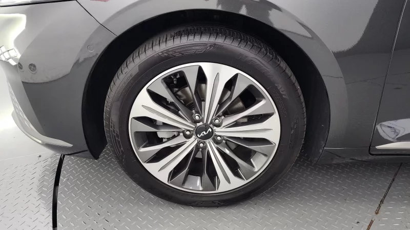 Kia K8