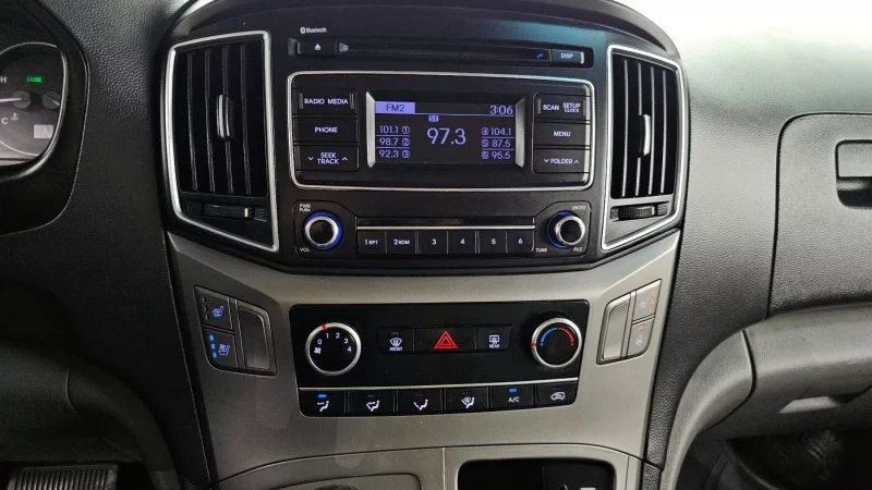 Hyundai Grand Starex