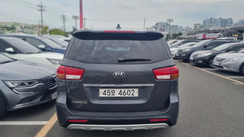 Kia Carnival