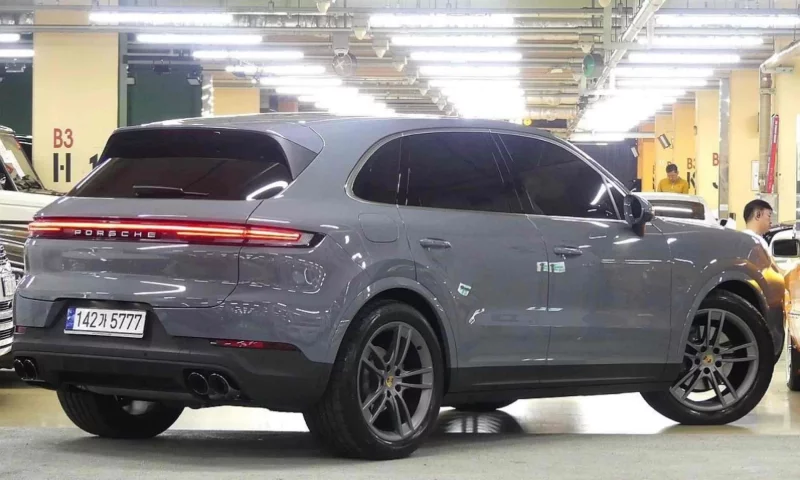 Porsche CAYENNE