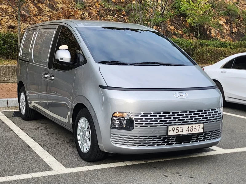 Hyundai Staria