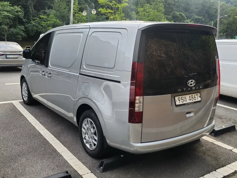 Hyundai Staria