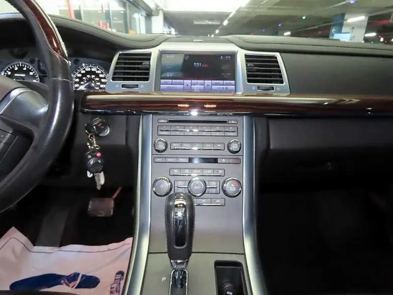 Lincoln MKS