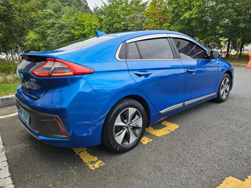 Hyundai Ioniq