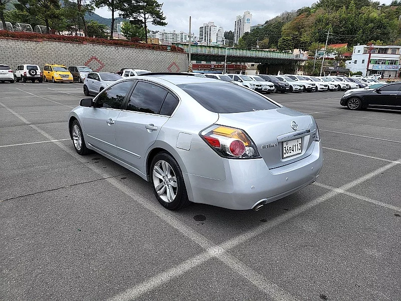 Nissan Altima