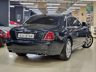 Rolls-Royce GHOST