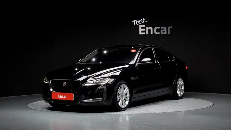 Jaguar XF