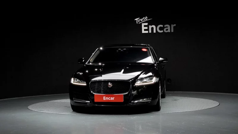 Jaguar XF