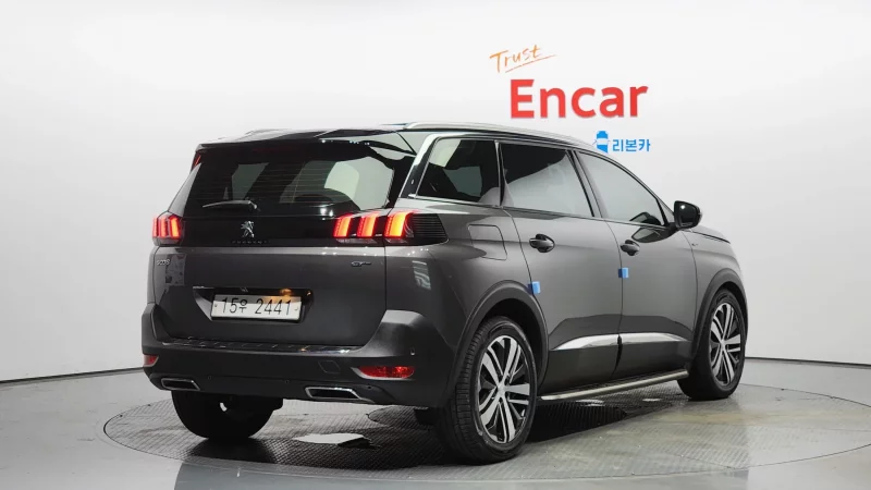 Peugeot 5008