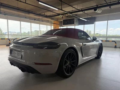 Porsche 718