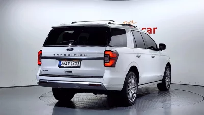 Ford EXPEDITION
