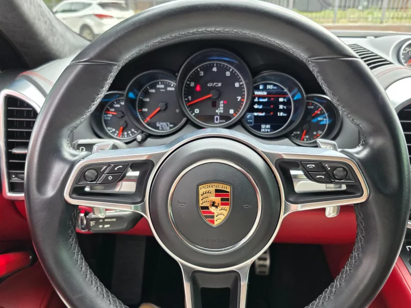 Porsche CAYENNE