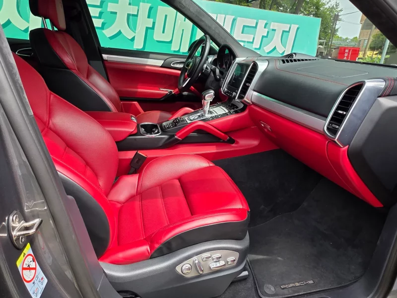 Porsche CAYENNE