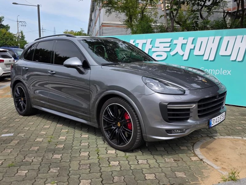Porsche CAYENNE
