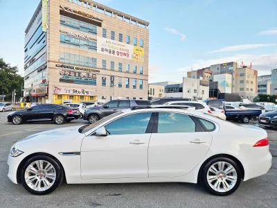 Jaguar XF