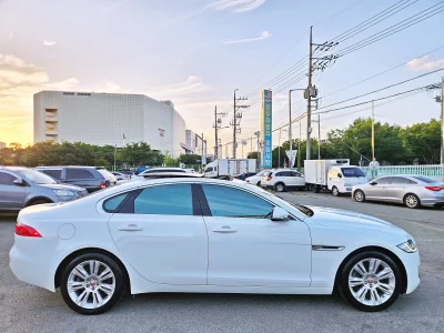 Jaguar XF