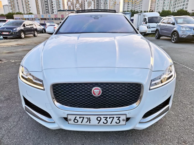Jaguar XF