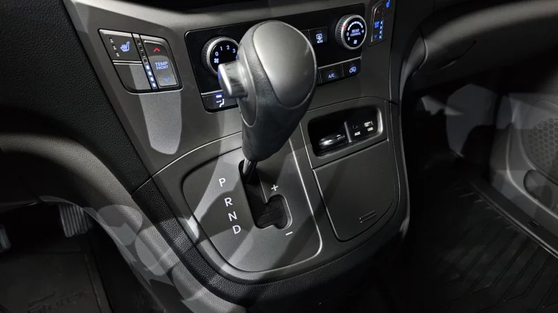 Hyundai Starex