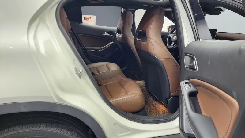 Mercedes-Benz GLA-Class