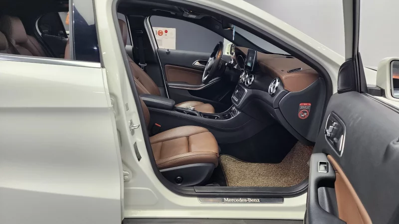 Mercedes-Benz GLA-Class