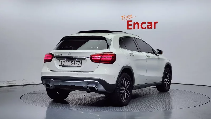 Mercedes-Benz GLA-Class