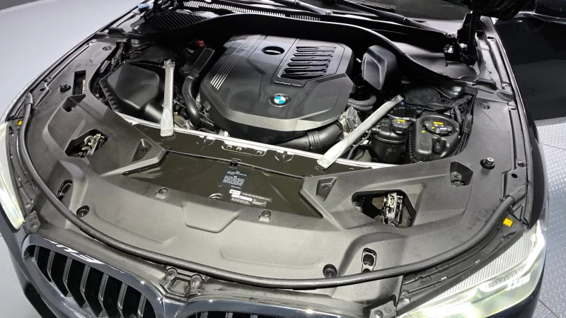 BMW 8-Series
