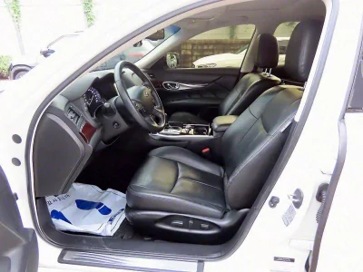 Infiniti Q70