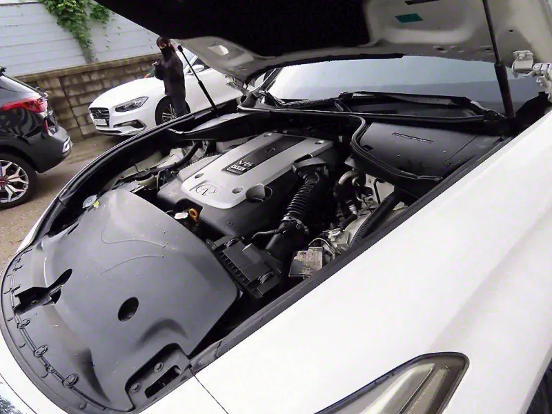 Infiniti Q70