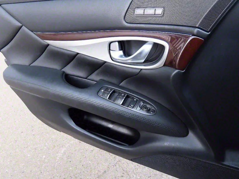 Infiniti Q70